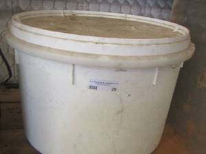 lot 29 image: Dog food bucket with lid
