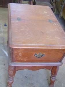 lot 76 image: side table 231827