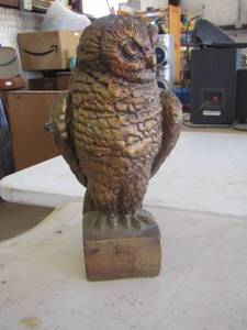 lot 110 image: owl sculpture , size unknown