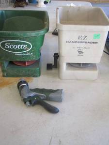 lot 112 image: Scotts hand seeder- water sprayer