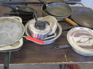 lot 114 image: large lot of pots and pans