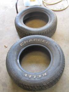 lot 126 image: TIRES   QTY 2 --  22570r14  & 20560R15