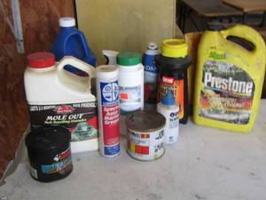 lot 129 image: yard chemicals all used