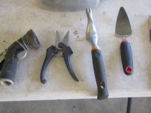 lot 137 image: garden lawn tools