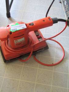 lot 181 image: black and decker sander