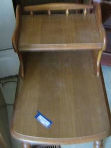 lot 185 image: 251928 - 2 tier side table