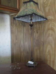 lot 187 image: side lamp with shade