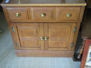lot 183 image: 303018 microwave table, could be used as a side table