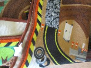lot 213 image: kids play mat with construction