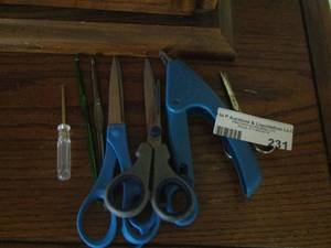 lot 231 image: scissors- mini eye glass screwdriver tool- nail clippers