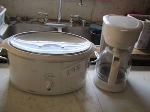 lot 245 image: coffee pot- crock pot