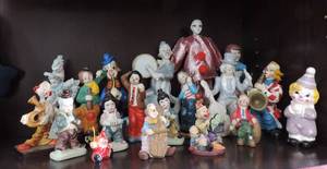 lot 1 image: mixed lot of clowns