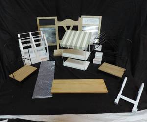 lot 28 image: Home decor metal pieces and wood pieces see picture