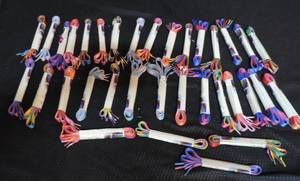 lot 30 image: Over 30 sets of shoe strings