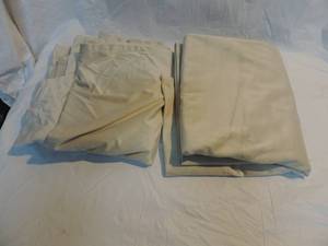 lot 60 image: Soft heavy duty blackout curtains