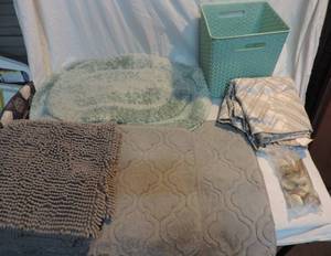 lot 63 image: Bathroom rugs shower curtain hooks for shower curtain and a basket