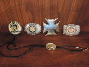 lot 112 image: Belt buckle lot