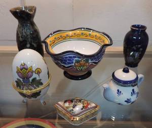 lot 114 image: Egg trinket box tea kettle trinket box small trinket box bowl and two vases