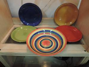lot 119 image: 4 Gibson plates and a large swirl ball