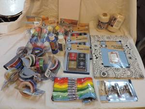 lot 153 image: Mixed lot of crafts see pictures for details