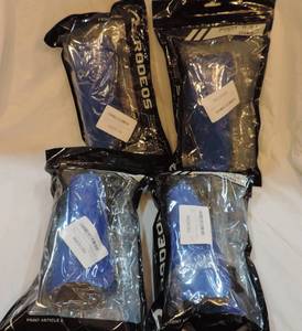lot 166 image: blue shin guards x4