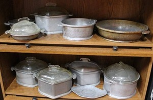 lot 259 image: 2 shelves of pots and pans Guardian Service