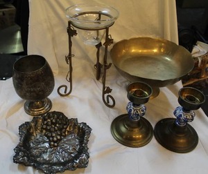 lot 301 image: Mixed brass and possibly silver lot see pic