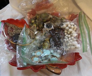 lot 311 image: Random lot of costume jewelry and other things
