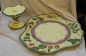 lot 319 image: Cake plate and stand
