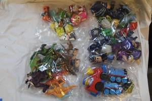 lot 324 image: 4 bags of toys