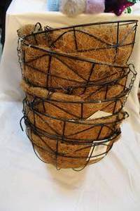 lot 332 image: 6 plant hangers