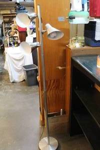 lot 352 image: Floor lamp