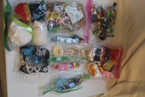 lot 361 image: Lot of toys