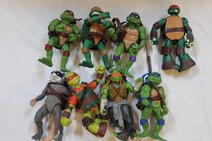 lot 364 image: Lot of teenage mutant Ninja turtles