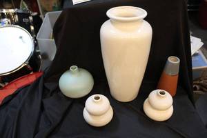 lot 374 image: Vases