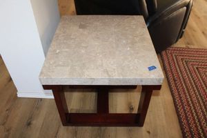 lot 13 image: Modern side table. Heavy marble looking top, heavy approx. 58 Lbs.