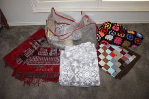 lot 20 image: Throw blankets as shown