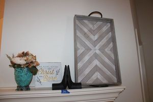lot 79 image: Home dcor tray, praying hands and flower vase