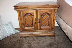 lot 83 image: Side table