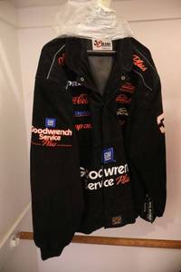 lot 95 image: Nascar leather jacket size XXL, still with tag