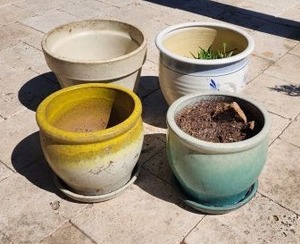lot 101 image: Planter pots