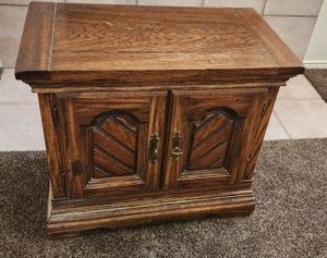 lot 85 image: Side table