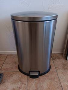 lot 54 image: Chrome trashcan with Foot pedal opener