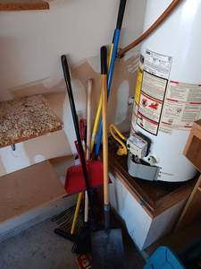 lot 112 image: Garden tools and brooms