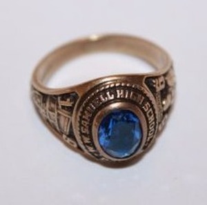 lot 153 image: Jewelry 1966 class ring marked Balfour 10K with sapphire stone