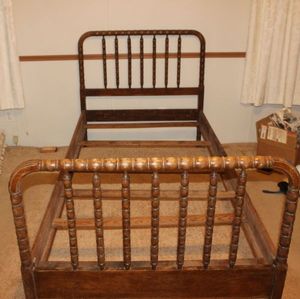 lot 47 image: Wooden Twin Size Bed Frame