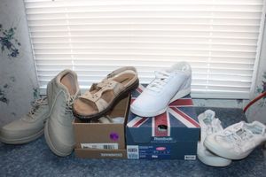 lot 70 image: Womens Shoes 3 Pairs of Size 9 Tennis Shoes including Unworn Classic Reebok and 1 pair of sandals
