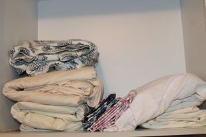 lot 79 image: Bed Linens