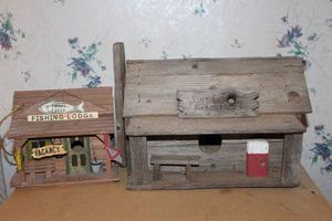 lot 88 image: Vintage Birdhouses