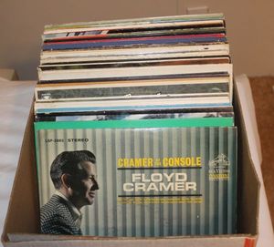 lot 106 image: Vinyl records